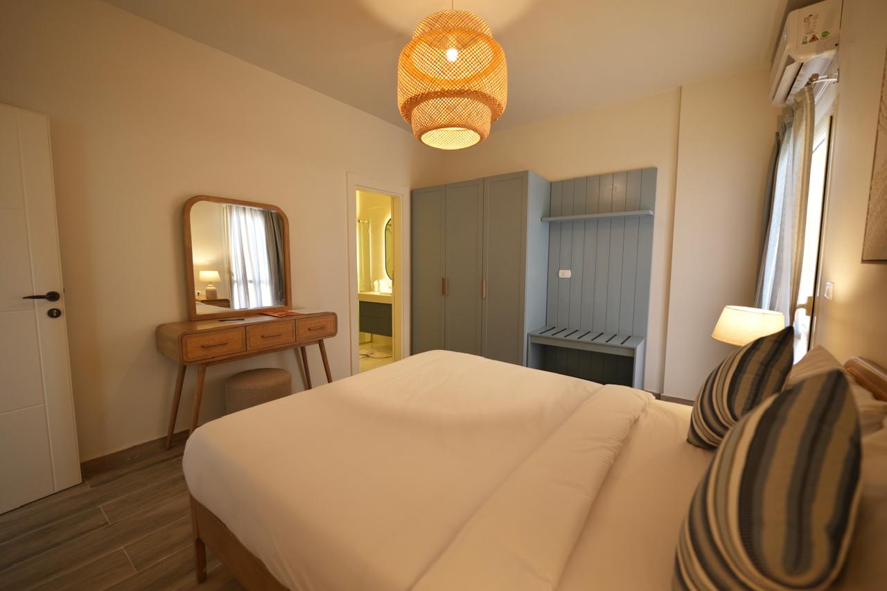 Master bedroom 2